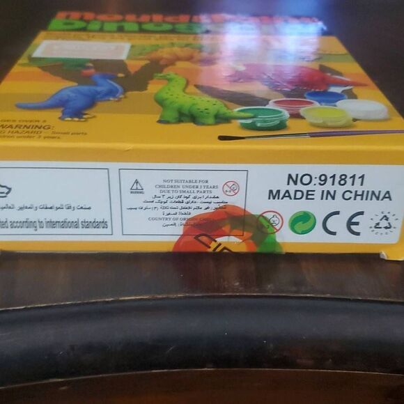 NEW IN BOX CIRO EDUCATION MOULD AND PAINT DINOSAUR - Picture 3 of 5